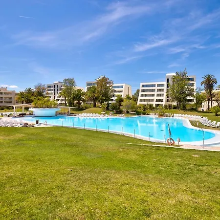 2 Bedroom With Pool In Marachique, Apartment Alvor