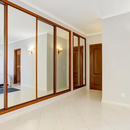 2 Bedroom With Pool In Marachique, Apartment Alvor