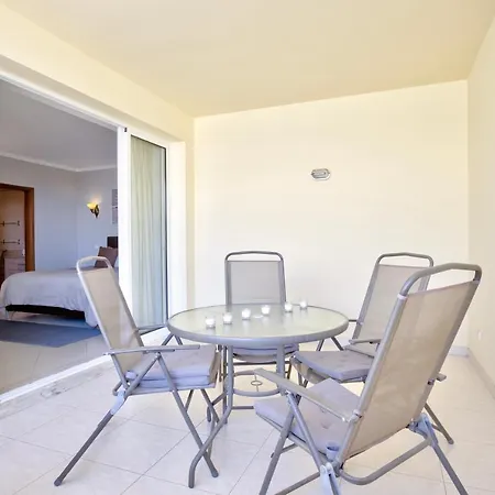 2 Bedroom With Pool In Marachique, Appartamento