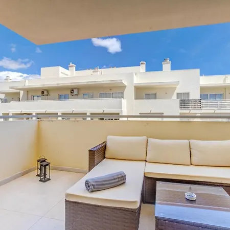 Apartment 2 Bedroom With Pool In Marachique, Alvor